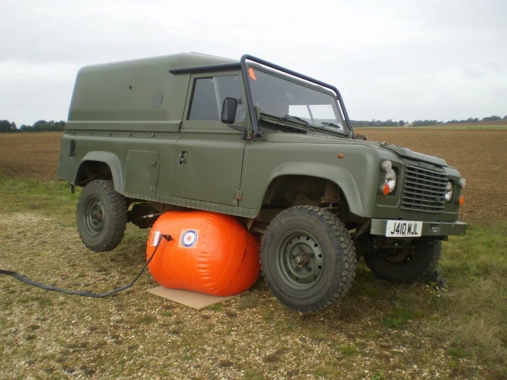 Your defender. Land Rover WMIK.