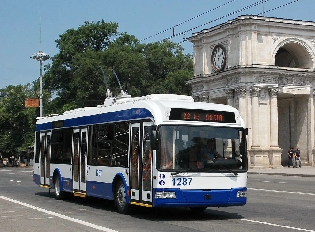 Транспорт кишинева. БКМ 321 Кишинев. Кишинев транспорт троллейбус. Троллейбусы Молдовы Кишинев. БКМ 321 Кишинев 2011.