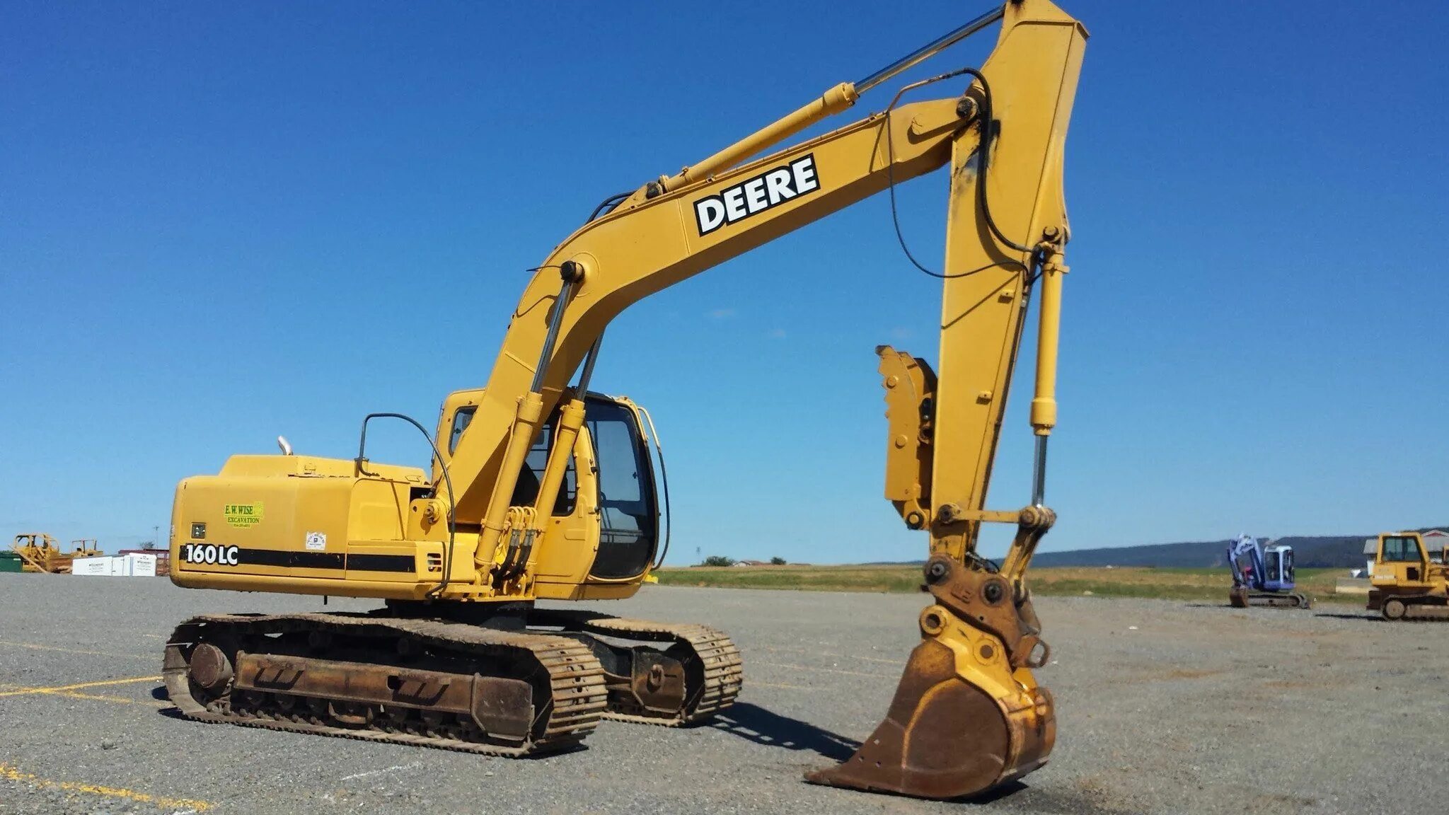 Аналоги экскаваторов. JCB Excavator 2000. Sany 210 экскаватор. John Deere экскаватор. Гусеничные экскаватор John Deere 320.