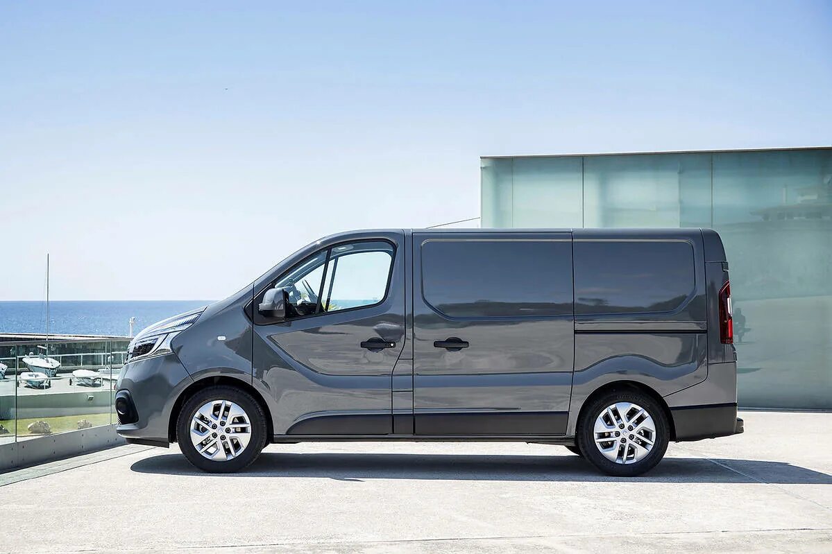 Рено трафик 2020. Renault Trafic III. Фургон Renault Trafic 2020. Renault Trafic III 2020.