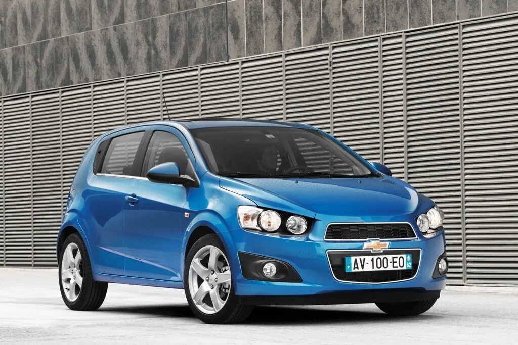 Chevrolet Aveo t300 Hatchback. Шевроле Авео хэтчбек 2011. Chevrolet Aveo 2011 хэтчбек. Шевроле Авео хэтчбек 2015. Автомобили хэтчбек цена