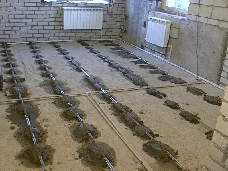 Сухой пол кнауф технология. Цементно-песчаная стяжка пола. М. Стяжка пола см метр. Стяжка квадратами.