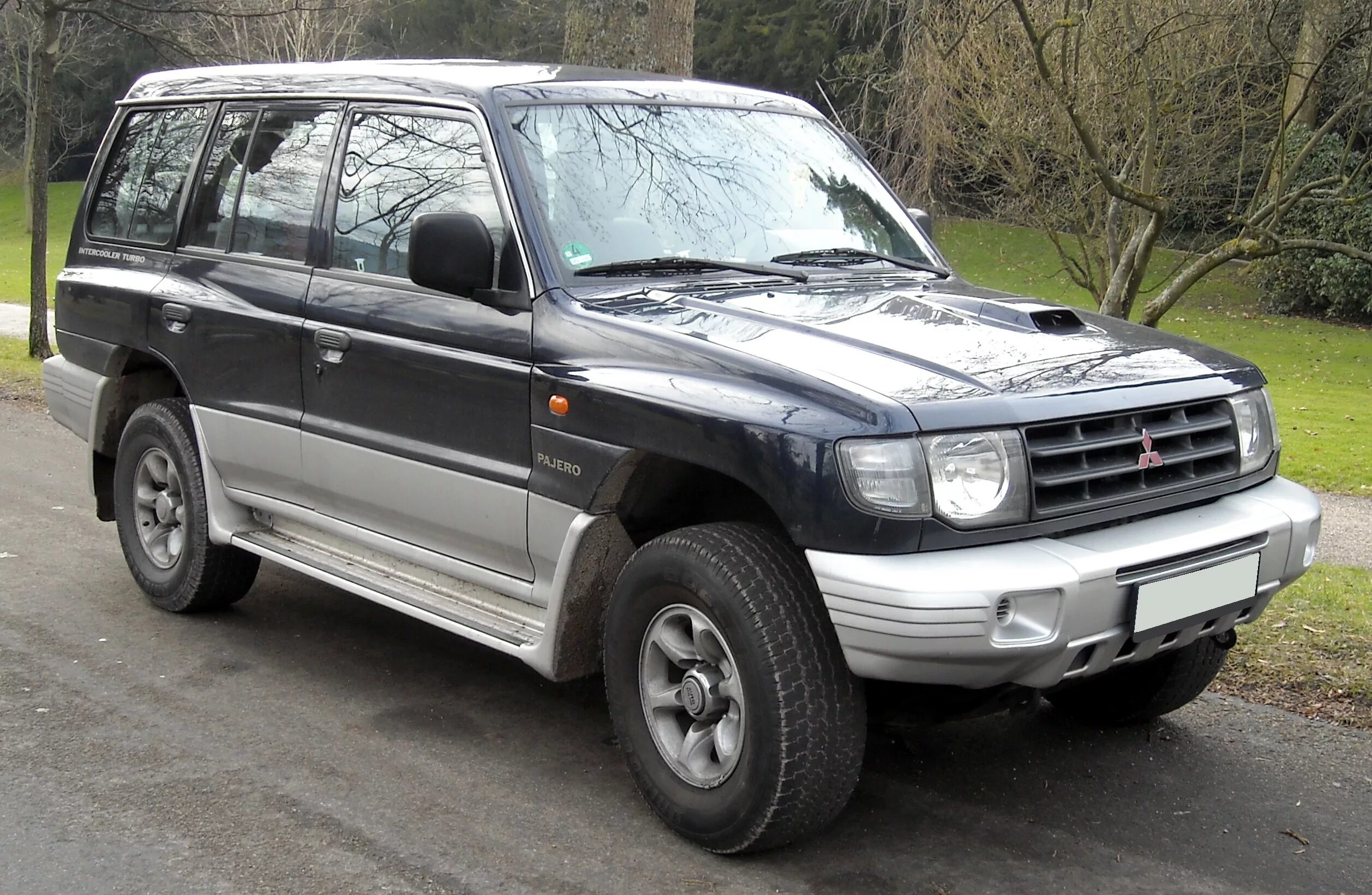 Купить митсубиси паджеро 2.5 дизель. Митсубиси Паджеро 2. Mitsubishi Pajero II 1997. Митсубиси Паджеро 2 поколение 2. Мицубиси Паджеро 2 Рестайлинг.