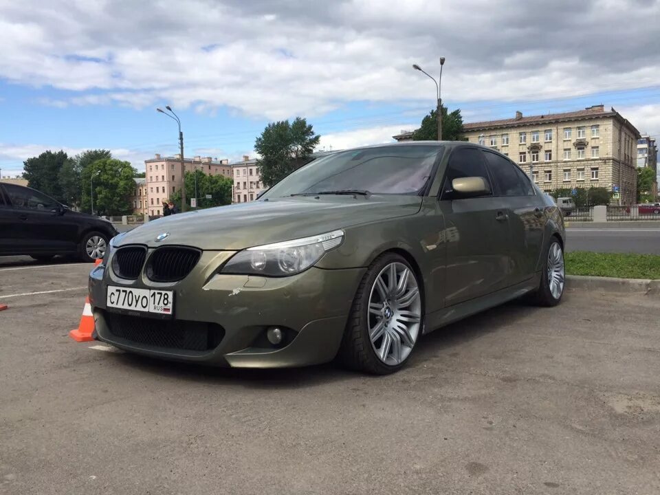 Цвета бмв е60. Оливковая БМВ е60. 172 Стиль BMW e60. BMW e60 128 стиль. E60 BMW олива.