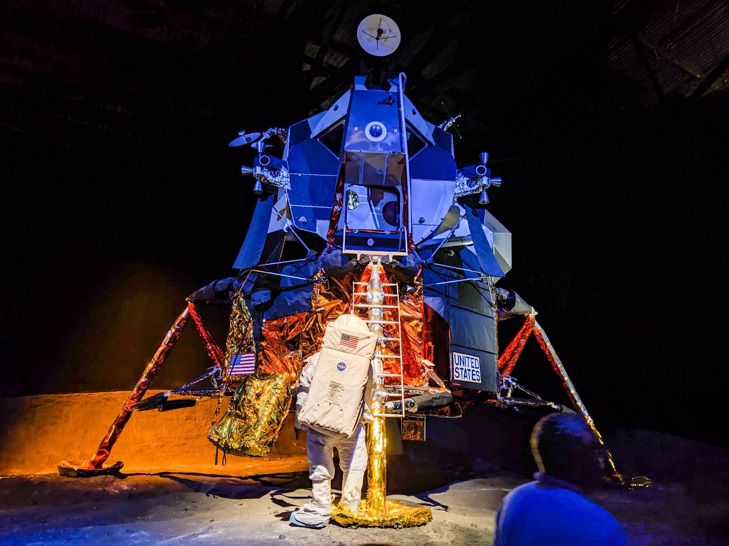 Apollo Lander. Корабль на Луне. Аполлон 19. Apollo Lunar Module. Lunar lander