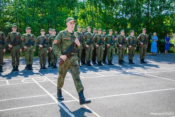 Центр курсант. Учебный центр военной полиции. курсанты военной полиции. училище военной полиции.