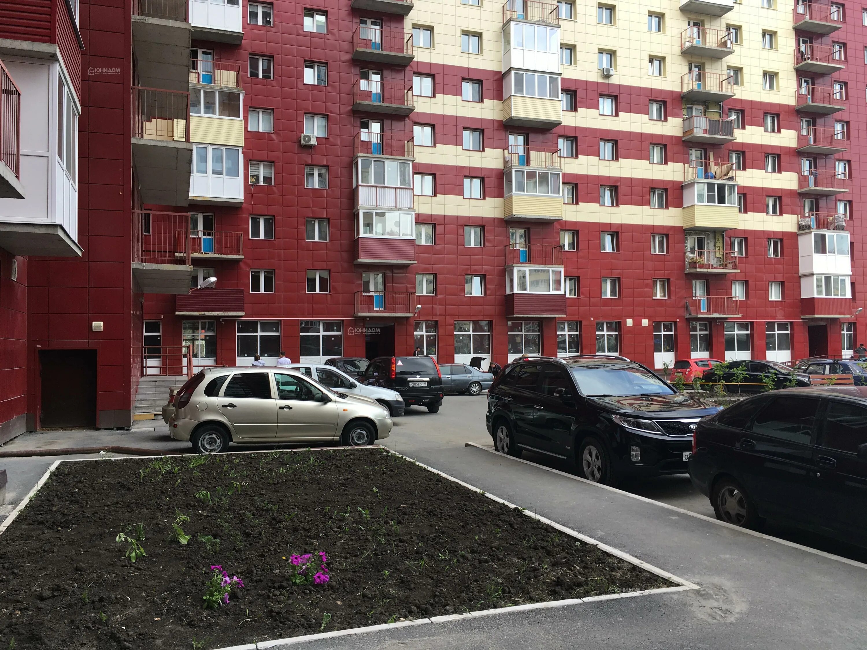 Вторичное жилье в тюмени 2 квартиры. Пермякова 79 Тюмень. Тюмень, ул. Пермякова, 79. Пермякова 79 п 4. Ул Пермякова д79 Тюмень.