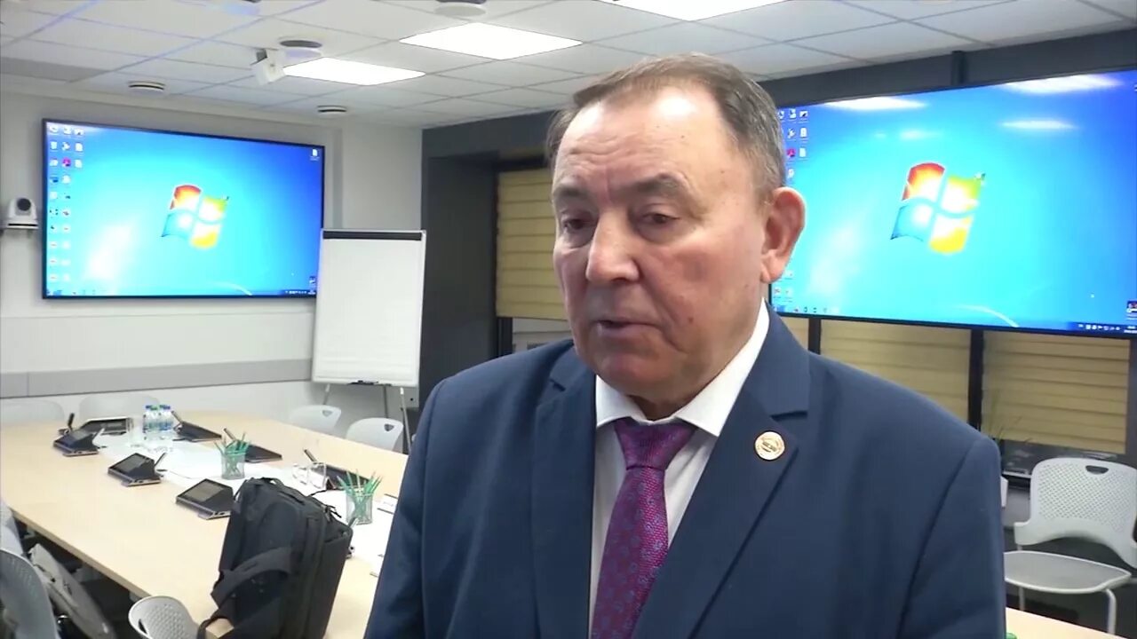 Значок профкома татнефть. История профсоюза нефтяников. Профсоюз нефтяников. Татнефть профсоюз. Третьяков олег владимирович лукойл пермь.