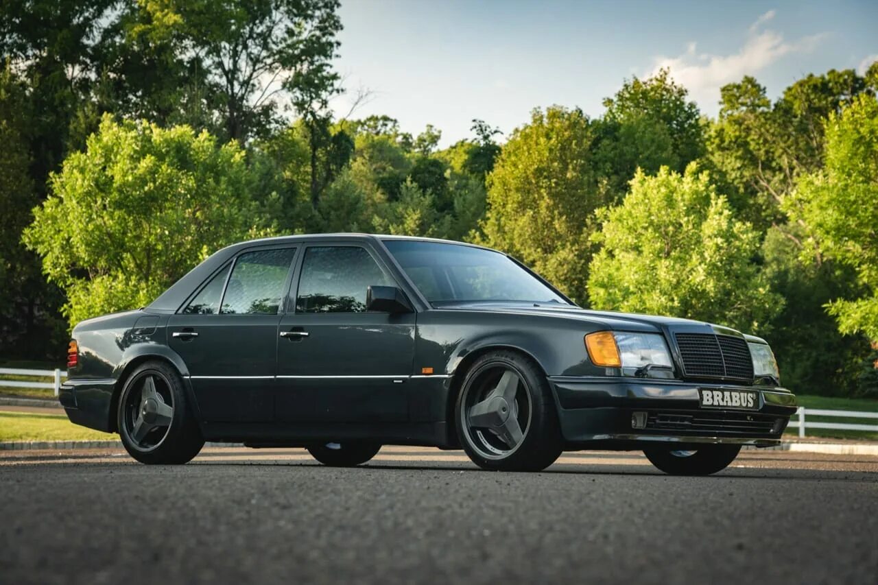 Е 500 3. Mercedes-Benz w124. W124 e500 Brabus. Мерседес Бенц w124 e500. Мерседес 124 Брабус.