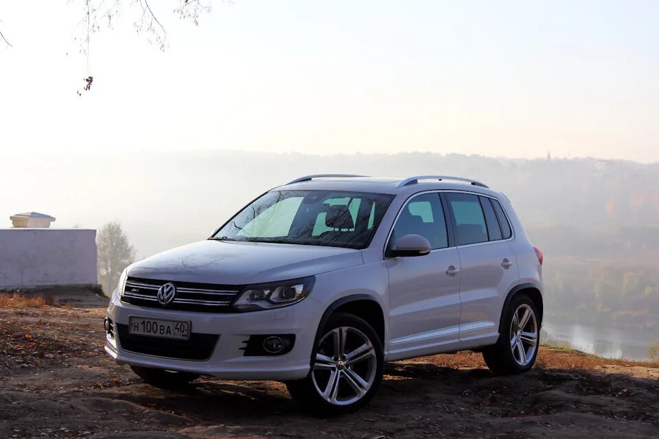 Куплю фольксваген тигуан татарстан. Tiguan 1. Tiguan 1 r line. VW Tiguan 5n. Volkswagen Tiguan r line 2012.