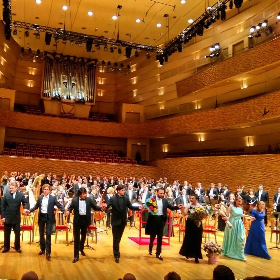 опера в концертном исполнении. поход в большой театр. театр и концерты.