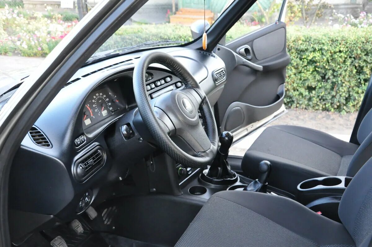 шевроле нива 2020 салон. новый салон нивы шевроле. Chevrolet niva салон. нива шевроле 2021 салон. нива шевроле 1 поколение салон.