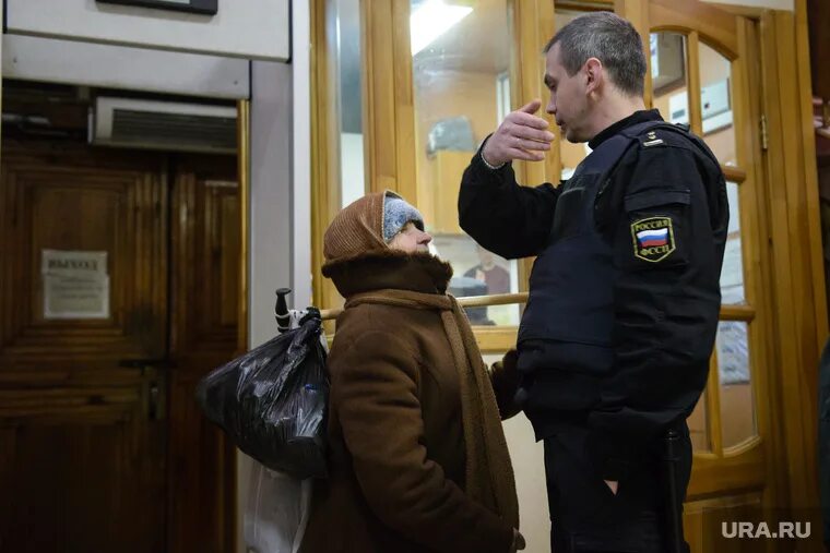 Должникам пенсионерам. Списание долгов пенсионерам. Дедушка с деньгами. Должникам пенсионерам. Должникам пенсионерам.