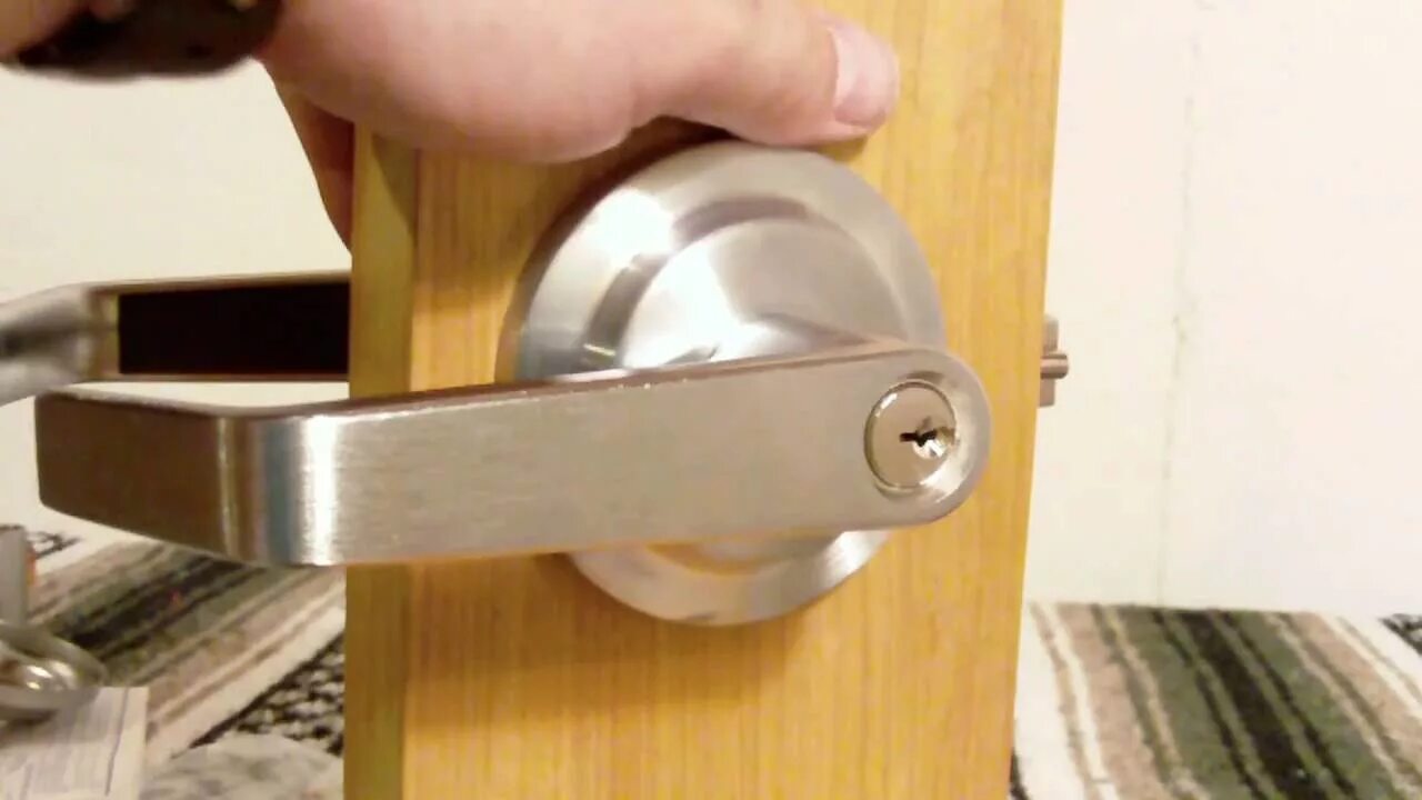 Handle remove. Ручка кноб позолоченная с завитком. key-locking t-handle. doorknob size flyer. doorknob capacitor.