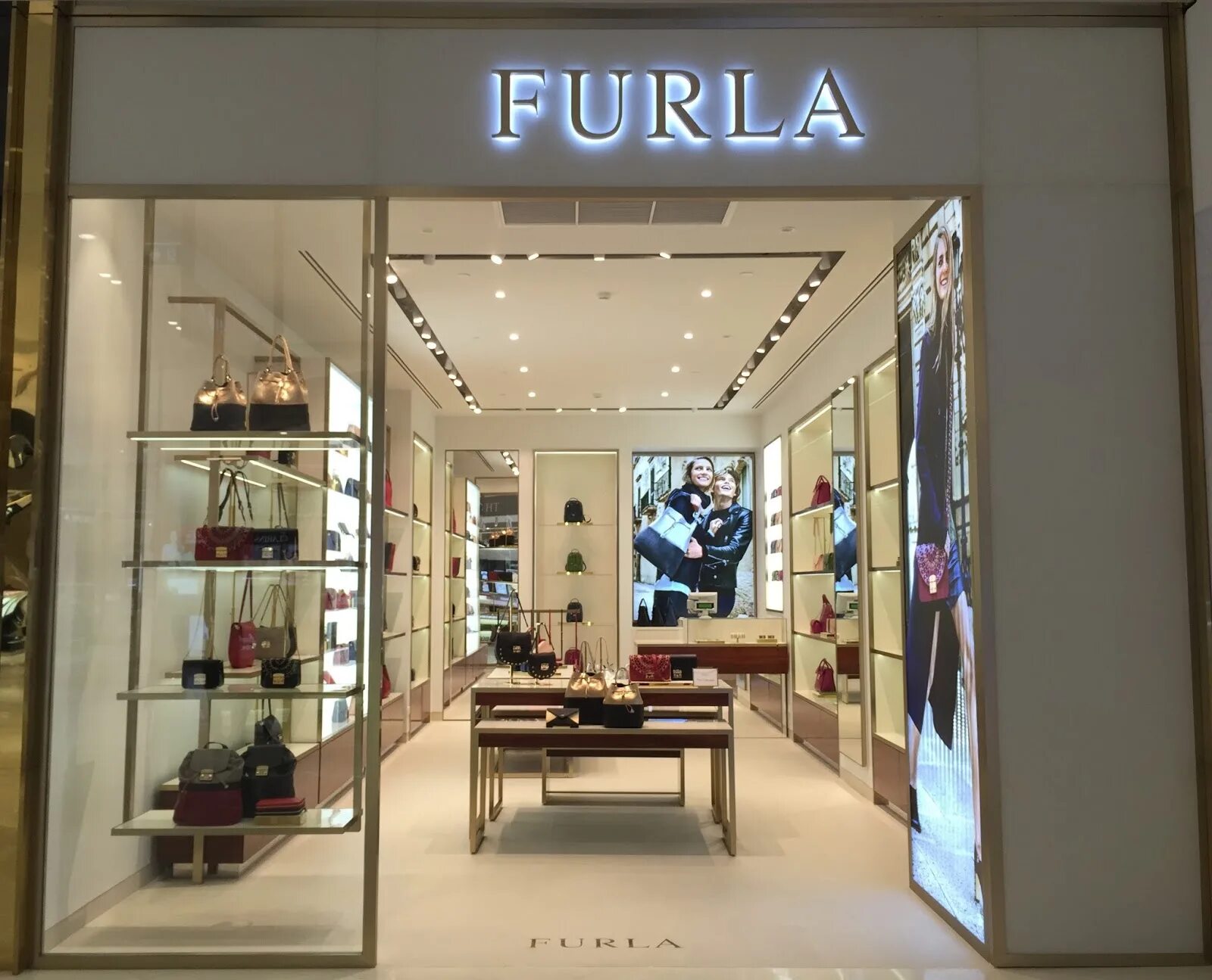 Furla Boutique in Milano. Бутик фурла в ГУМЕ. Furla Boutique New Design. Магазин Furla Пхукет. If rita opens will open a boutique