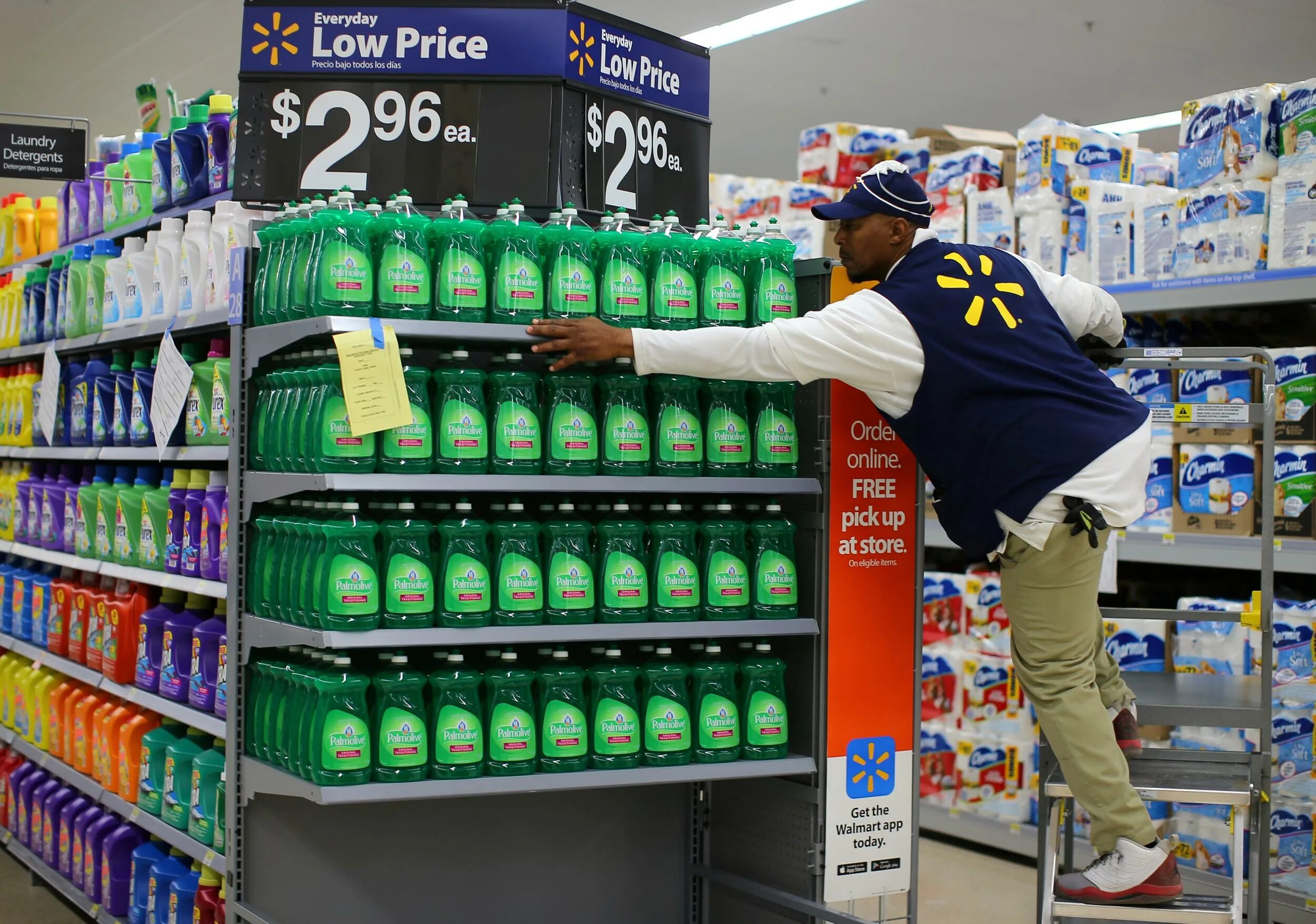 Wal mart. Компания walmart. walmart корпорация. волмарт сотрудники. волмарт магазин.