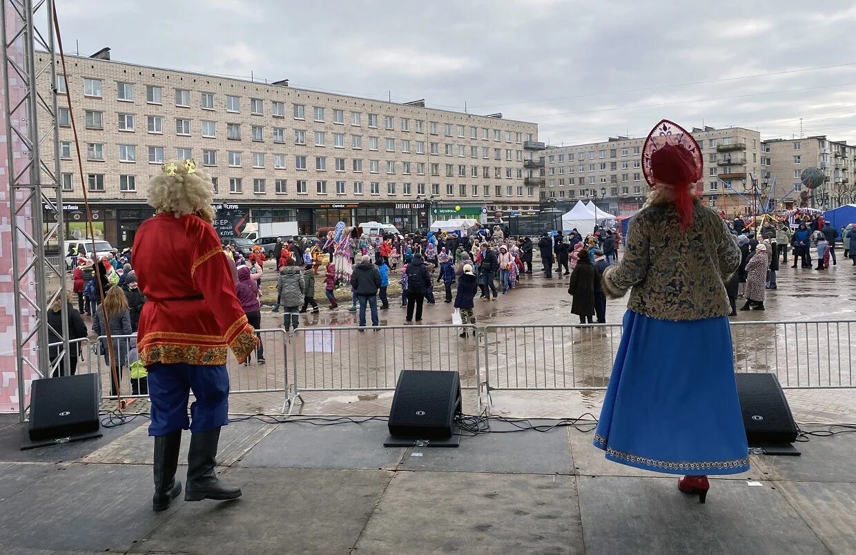 Масленица в петергофе 2024. Масленица в Петергофе. Праздник в Петергофе Масленица. Новый год в Ломоносове. Масленица 2022 в Ломоносове.