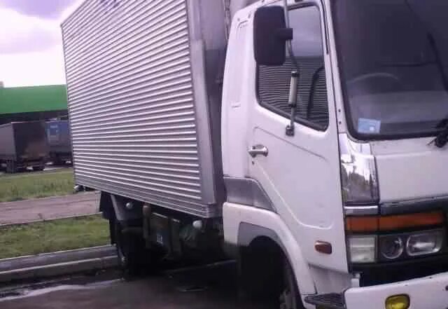 Митсубиси Фусо 5 тонник. Мицубиси Фусо рефрижератор 5 тонн. Fuso 5 тонник коробка передача. Подвесной Фусо 5 тонн. Купить фусо 5 тонн