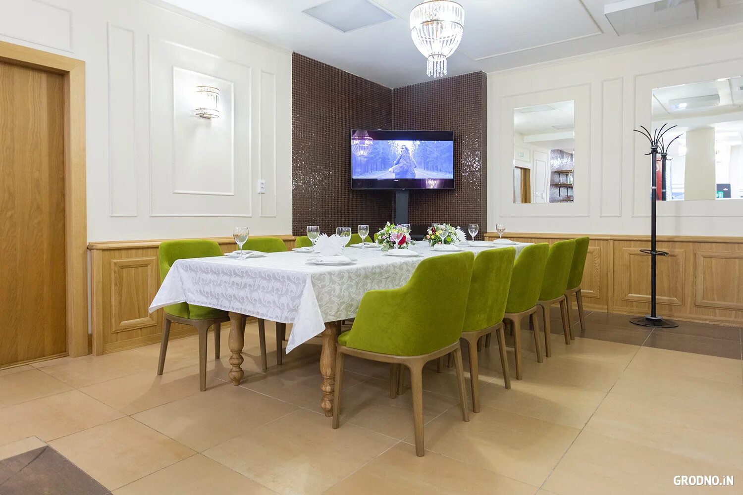 Кафе подкова донецк. Трактир подкова. Панорама гродно. Трактир подкова. Beerлога маслянино.