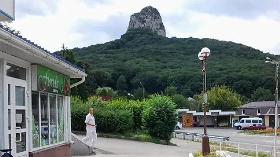 Мед минеральные воды. Гора медовая Железноводск. Гора медовая Пятигорск. Вид с горы медовая Железноводск. Гора медовая Железноводск тропа.