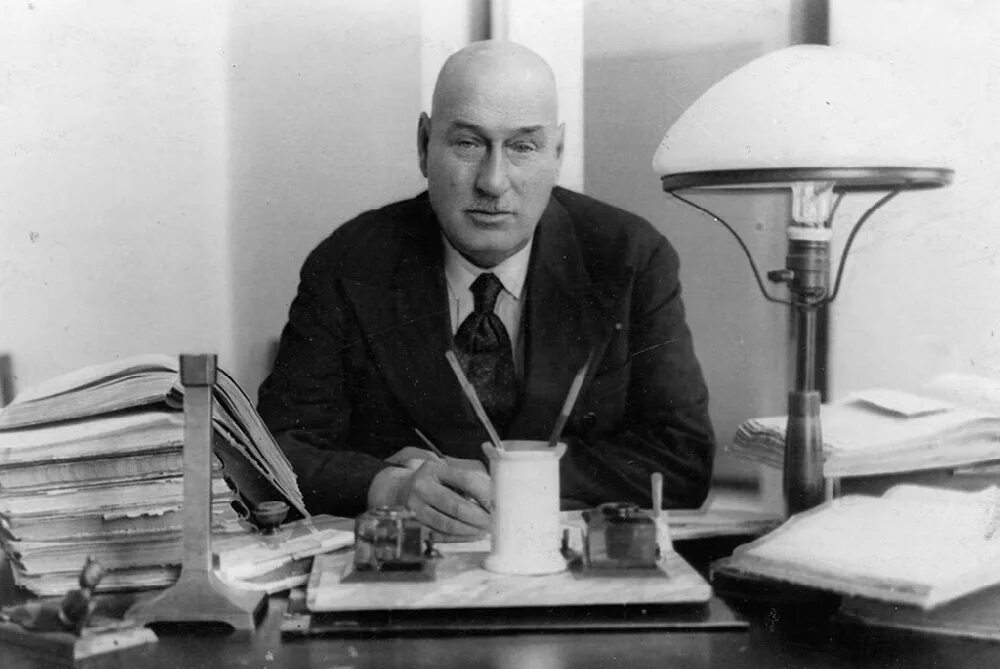 Сергей романович миротворцев. Сталинградский медицинский институт 1941. Сергей романович миротворцев саратов. Сталинградский медицинский институт. С р миротворцев.