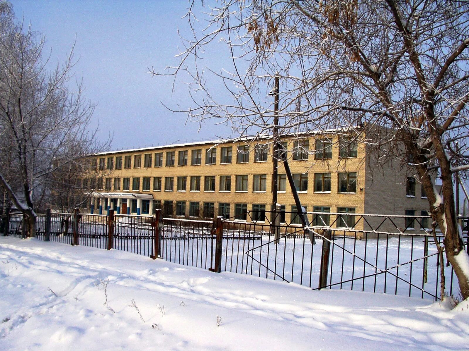 советская школа вид снаружи. здание средней школы. школа 22 сходня. ольховская сош шадринского района курганской области. 1 школа салават строителей.