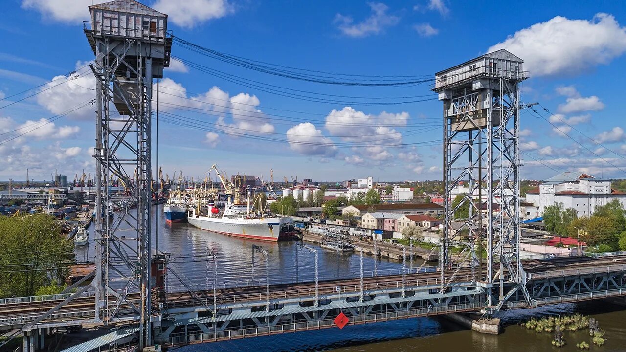 Мосты калининграда фото. Разводной юбилейный мост калининград. Разводные мосты в калининграде. Разводной мост в калининграде. Разводной юбилейный мост калининград.