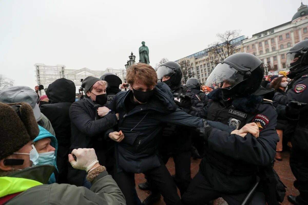 Сколько задержанных