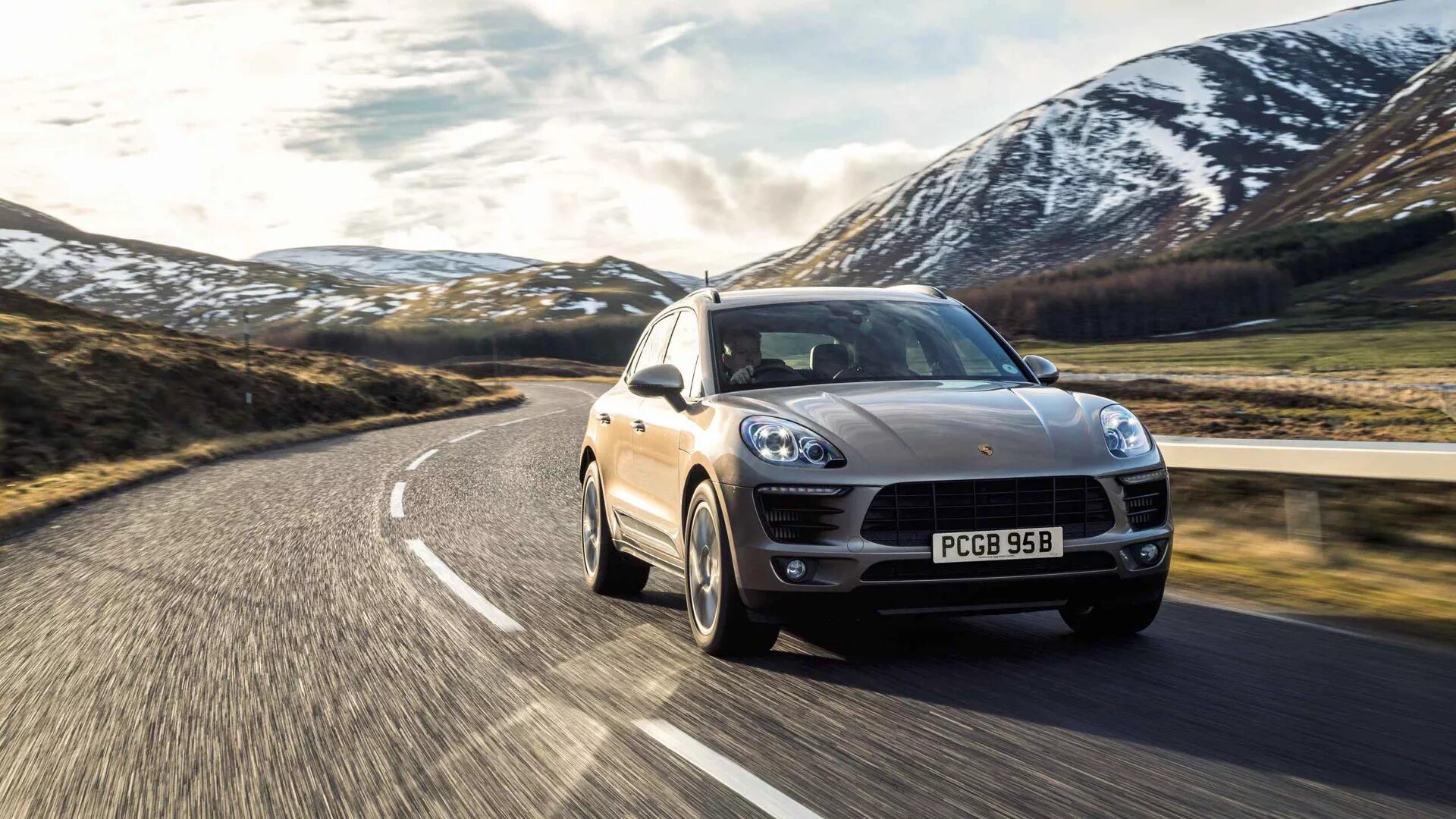 Поспешили macan. Порше макан. порше macan. порше макан 2015.