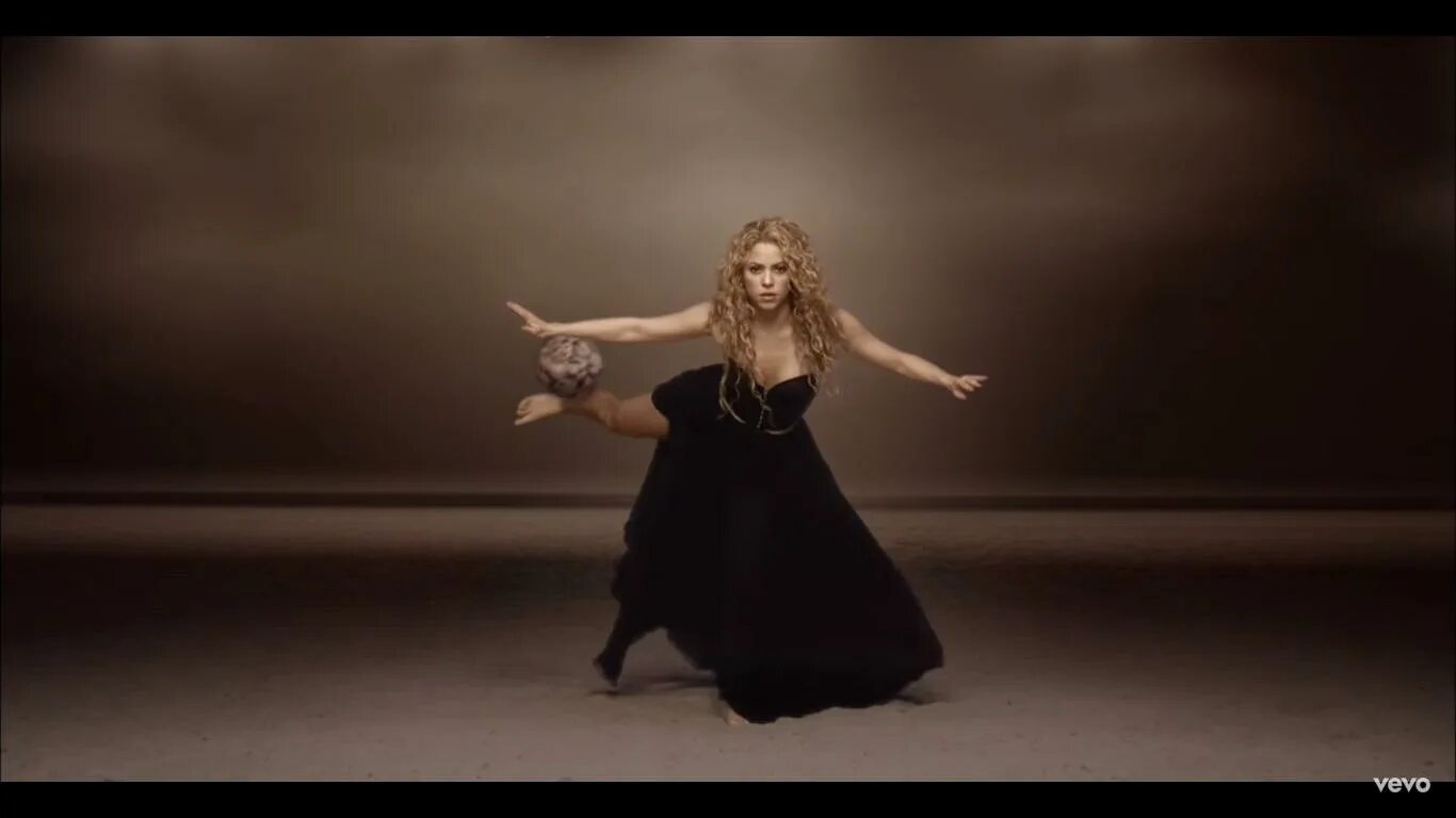 Песня я сиреноголовый ла ла ла. Shakira.. Shakira 2007. Shakira Vevo.