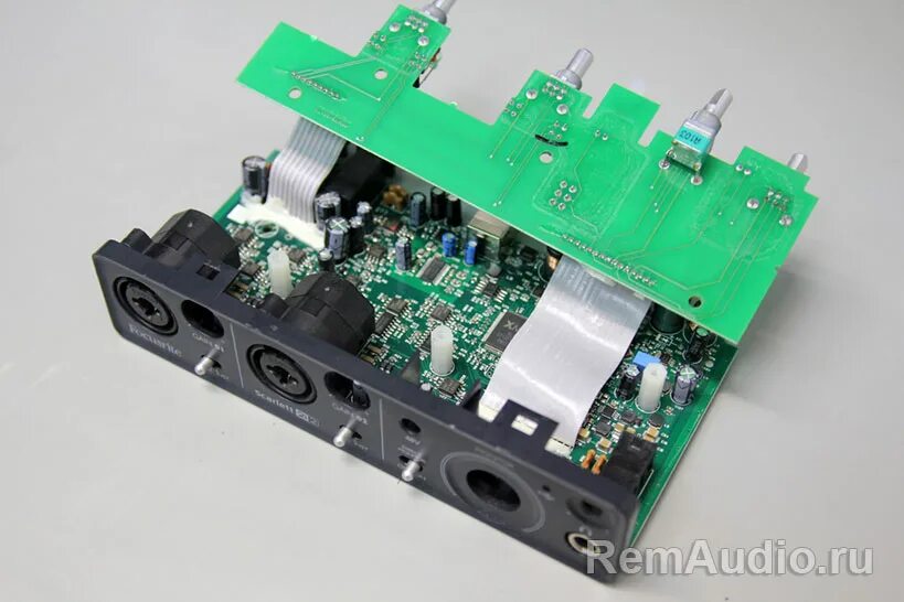 Звуковая карта focusrite 2i2. Focusrite scarlett solo 3rd pcb plate. focusrite scarlett 2i2 плата. focusrite solo плата. focusrite scarlett плата.