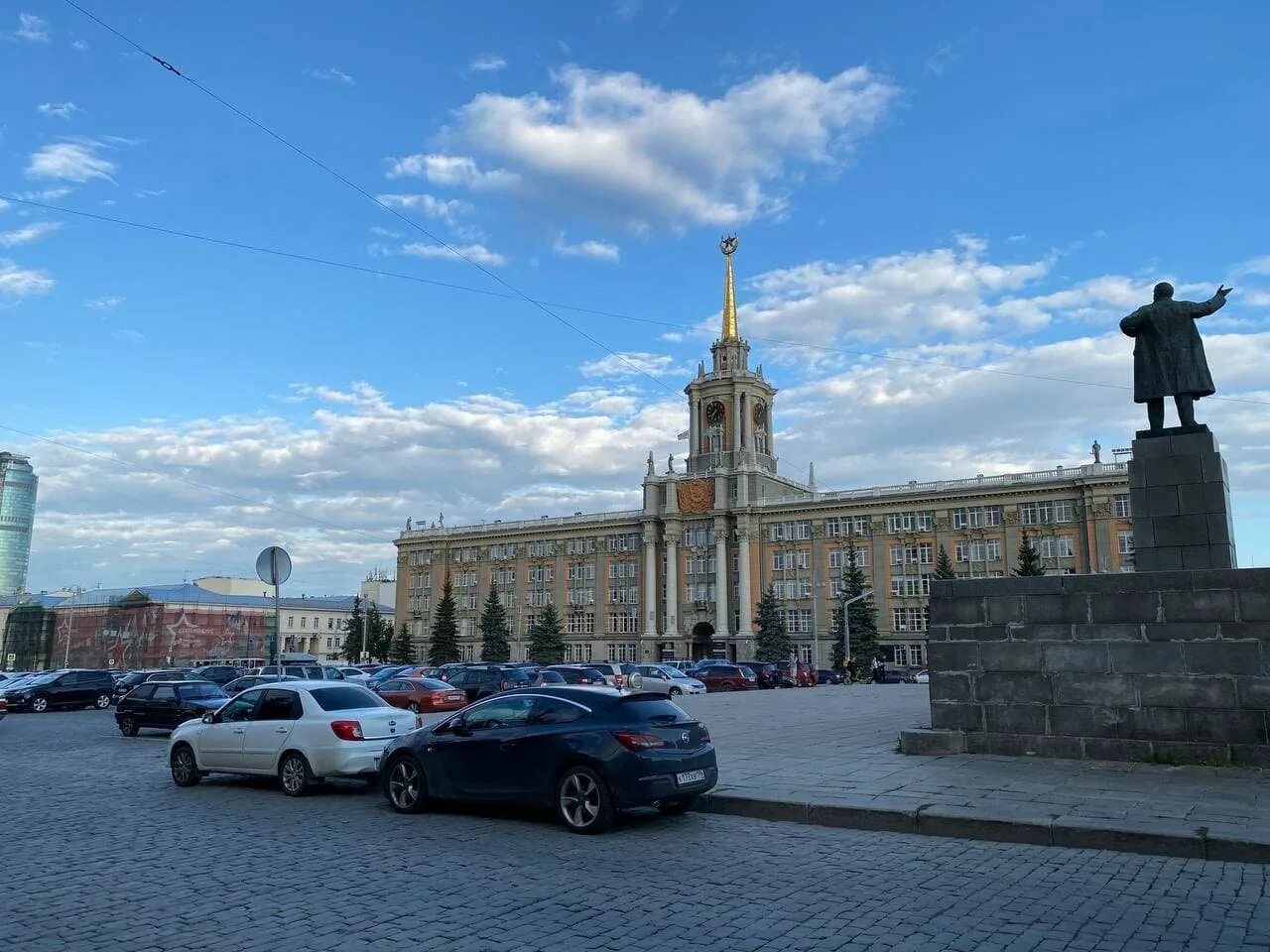 Пл екатеринбург. Екатеринбург площадь 1905. Площадь 1905 года мэрия Екатеринбург. Центральная площадь 1905 Екатеринбурга. Здание администрации ЕКБ площадь 1905.