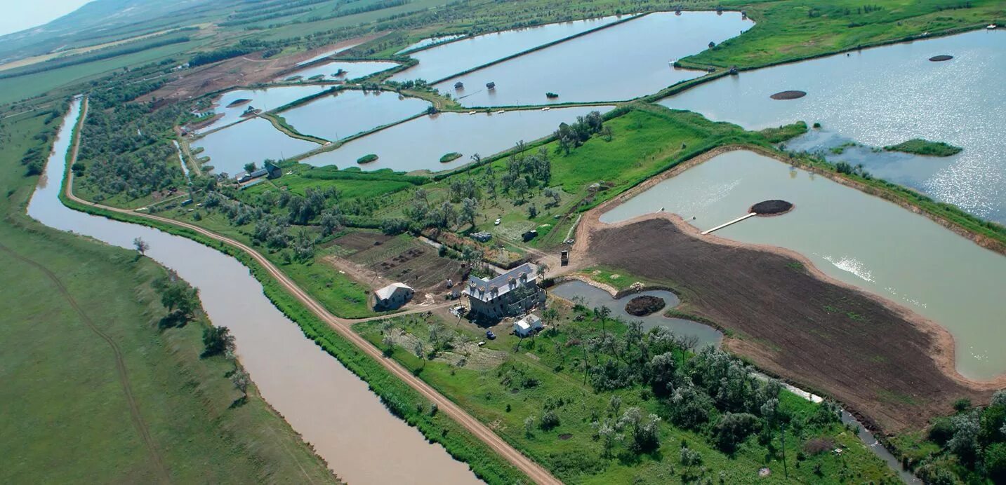 Погода приозерный ставропольский край шпаковский. Приозерный Ставропольский край. Посёлок Приозёрный Ставропольский край. База усадьба Ставропольский край. Большой Ставропольский канал.