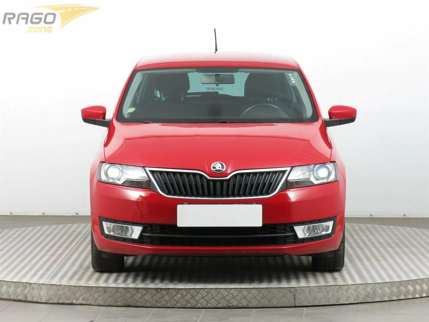 Шкода рапид 2014 купить. Шкода Рапид спереди. Skoda Rapid 2014-2017. Skoda Rapid 2014. Шкода Рапид 2017 года.