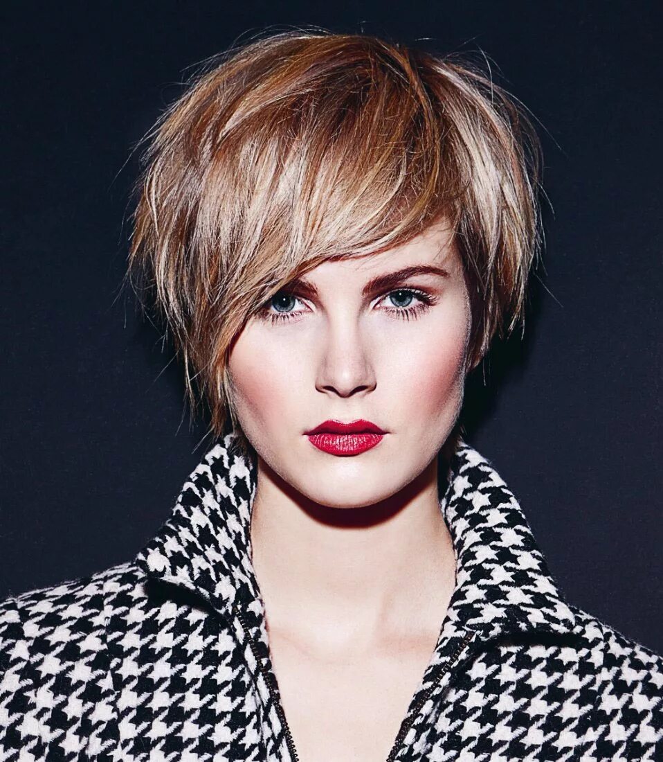 модное окрашивание короткие волосы с челкой. стильное окрашивание на короткие волосы. колорирование на каскад. стрижка сэссун боб каре. сессон пикси.