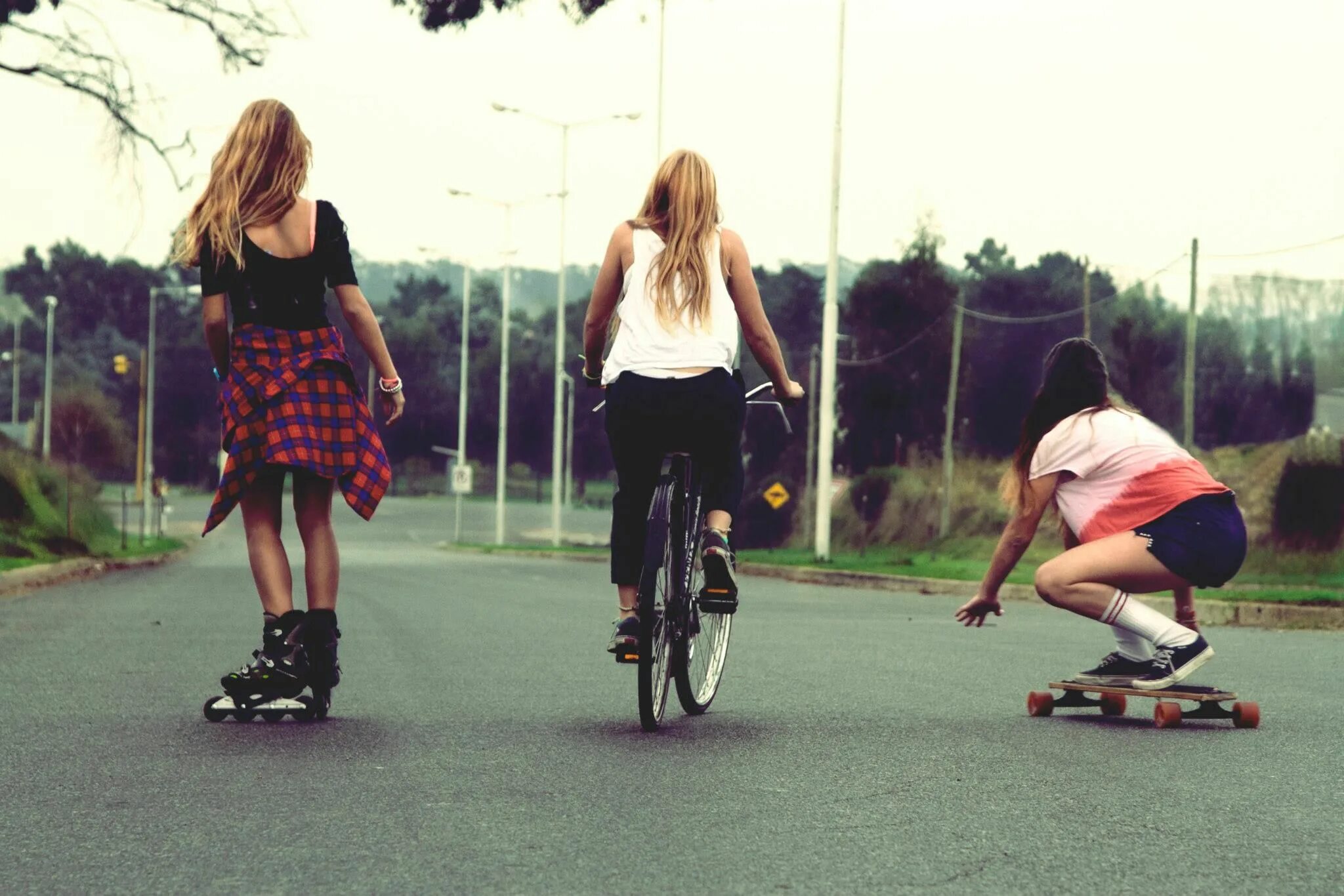 I miss the days. Друг скейт.. Friend или friends my Skates my Skate. Фотография Whensday. Девочка Whensday.