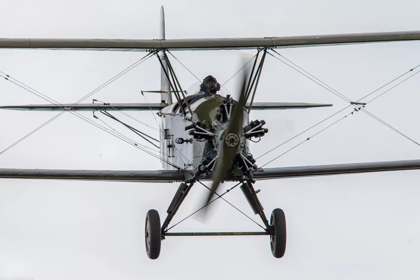 Самолет у-2 по-2. Биплан по-2. У-2 самолёт кукурузник. Биплан по-2 бомбардировщик.