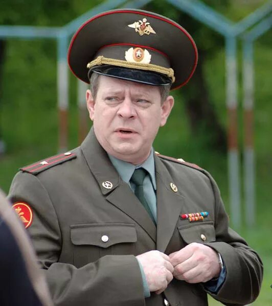 александр тютрюмов улицы разбитых фонарей. борис щербаков солдаты. полковник бородин солдаты. актер сыгравший полковника. борис щербаков полковник.