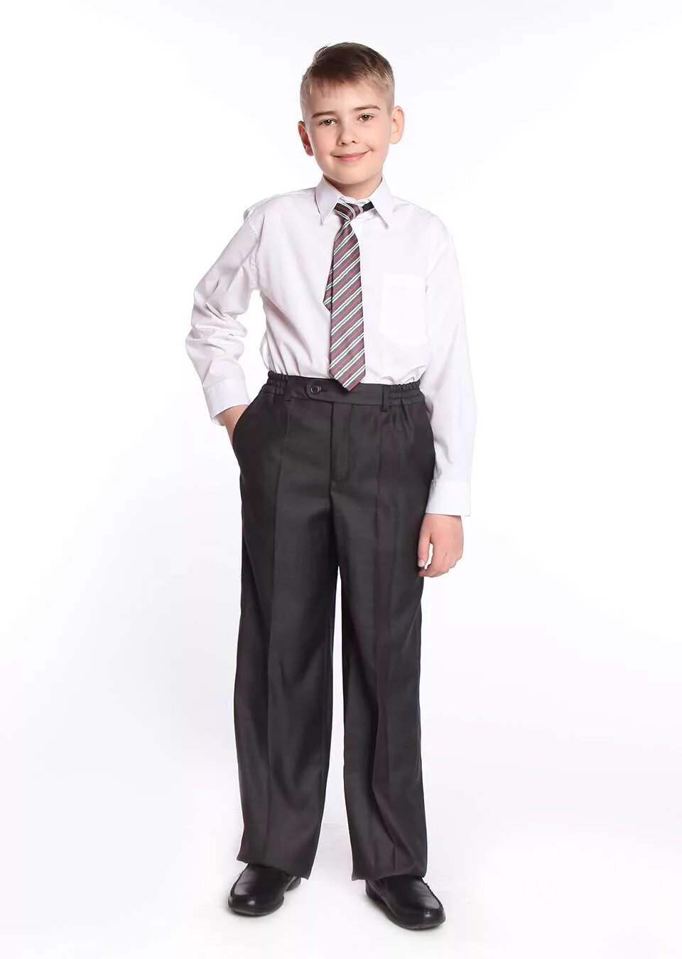 Классические брюки для мальчика. Школьные штаны для мальчиков. Школьник в брюках. Школьные брюки для мальчика. Брюки для школы для мальчиков