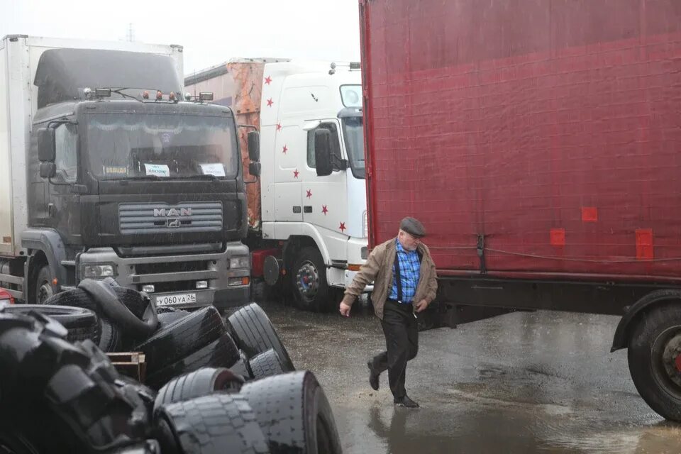 Дальнобойщик глазами. Дальнобой глазами водителя. Глазами водителя. Дальнобойщики и логист. Дальнобойщик глазами.