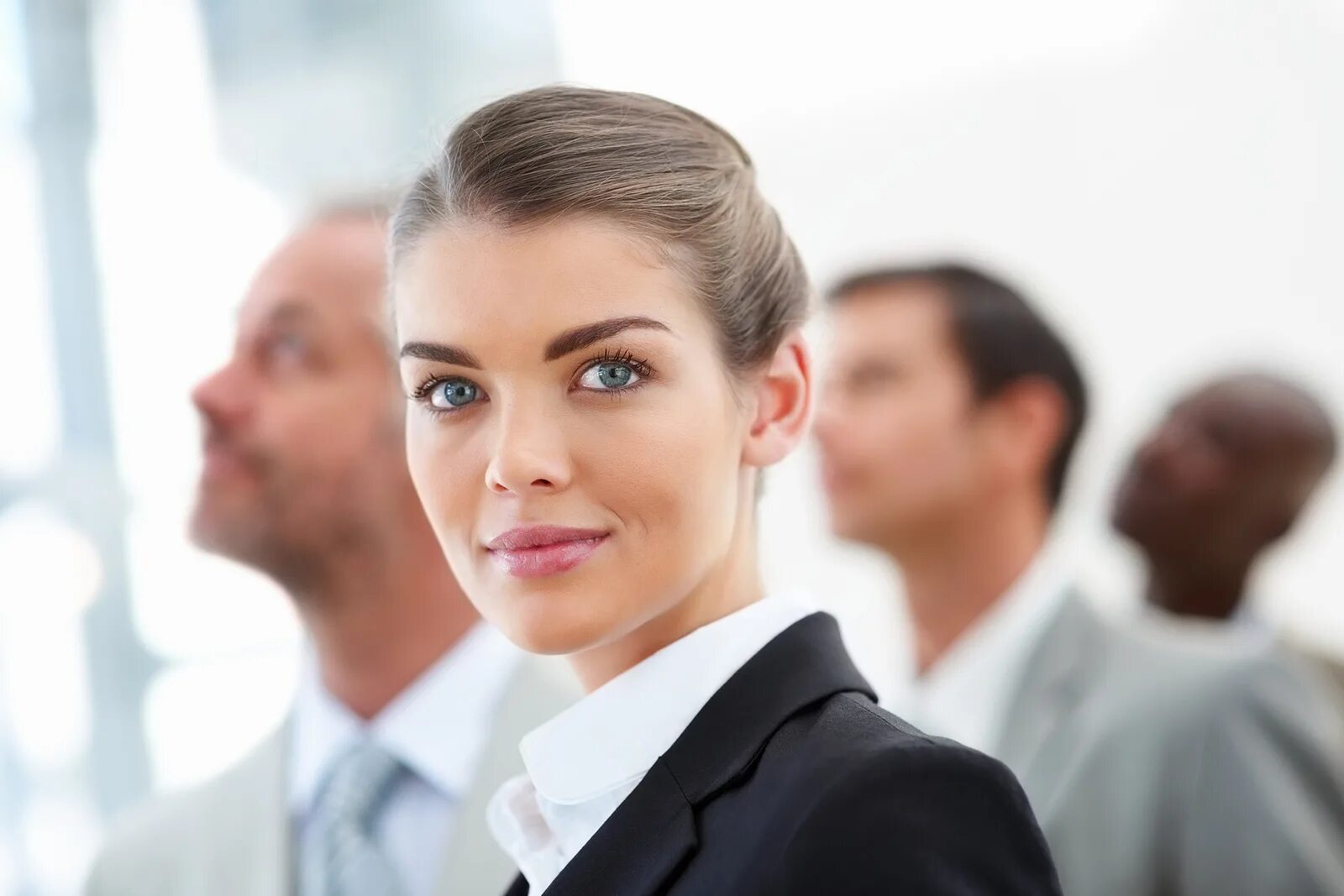 Деловой вид одежды. Как нужно выглядеть на работе. Офисный стиль для девушек. Как нужно выглядеть на работе. Внешний вид деловой женщины.