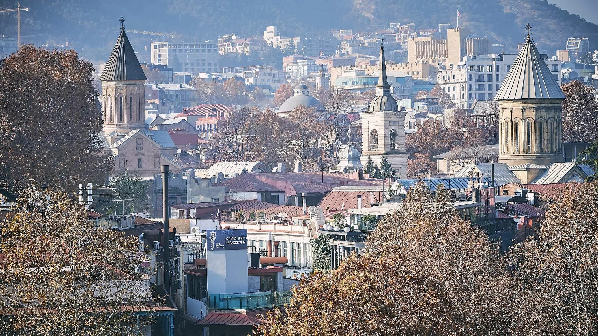 Погода в грузии на 10 дней. Тбилиси в апреле. Грузия Тбилиси 33115. Тбилиси климат. Зима в Тбилиси.