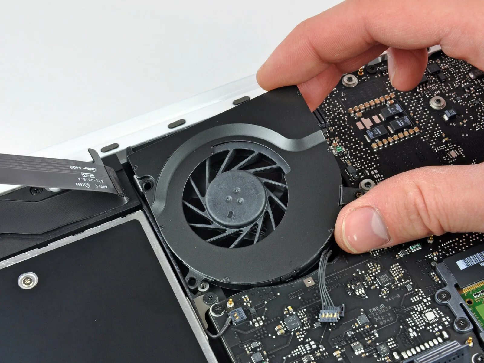 Чистка вентилятора в ноутбуке. 5742g acer охлаждение. Кулер ноутбук asus распиновка. Мощный кулер для ноутбука. Ремонт вентилятора ноутбука.