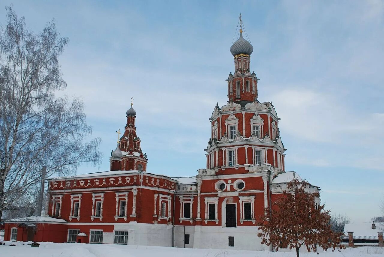 Усадьба софрино. Софрино Смоленская Церковь. Софрино. Храм иконы Божией матери Смоленская. Церковь Смоленской иконы Богоматери в Софрине. Церковь Смоленской иконы Божией матери-Софрино фото.