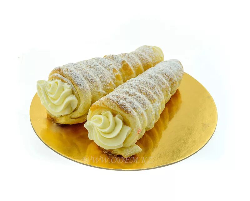 пирожное трубочка с белковым кремом. сахарные трубочки с кремом. трубочки слоеные со сливками. трубочки слоеные со сливками. трубочки с заварным кремом.