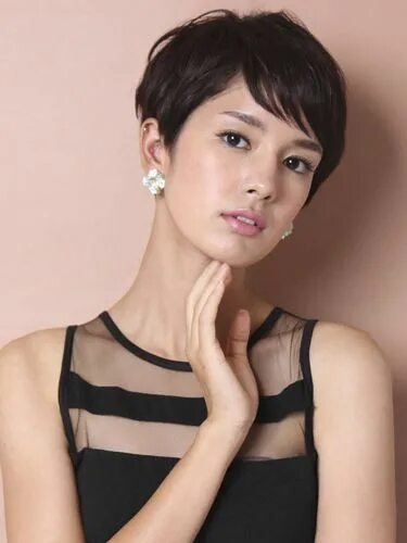 hair"お し ゃ れ ま と め の 人 気 ア イ デ ア ｜ Pinterest ｜ Victoria Vitale シ ョ-ト カ ッ ト, ヘ ア