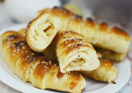 Слоеное дрожжевое тесто с яблоками и корицей