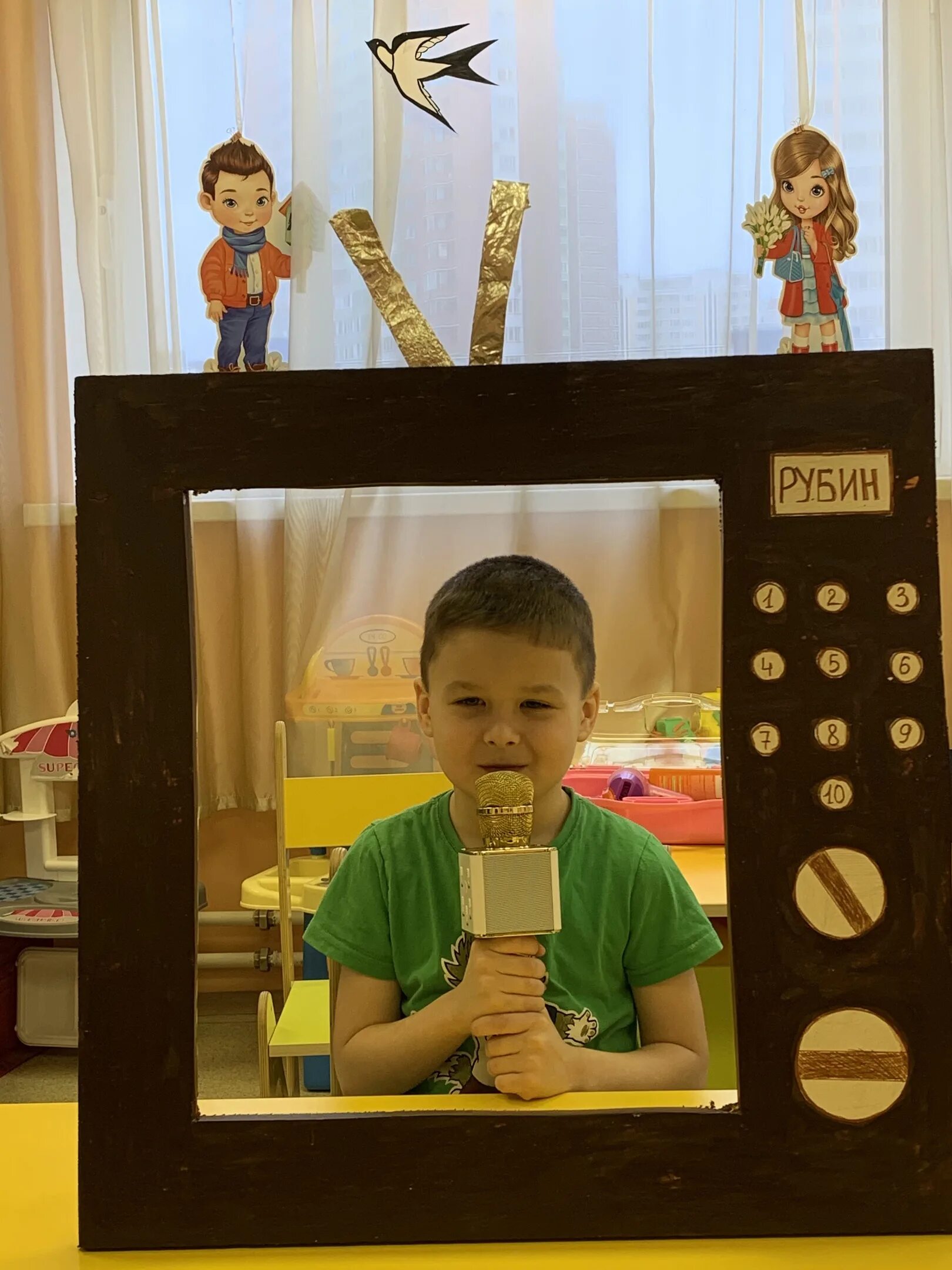 Детское телевидение в доу. День детского телевидения в детском саду. Всемирный день детского телевидения в детском саду. Студия детского телевидения. День детского телевидения в детском саду.