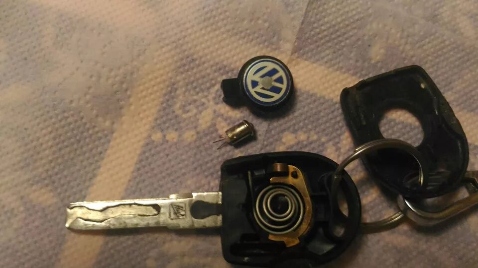 Passat B5 Как поменять батарейку в ключе дистанционного управления Volkswagen Pa