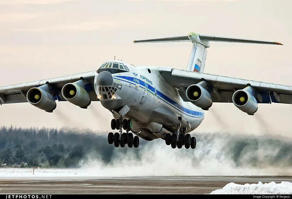 Ли 76. Ил-76 военно-транспортный самолёт. Самолет ил 76 МД. Военный самолет ил 76. Ильюшин ил-76мд.